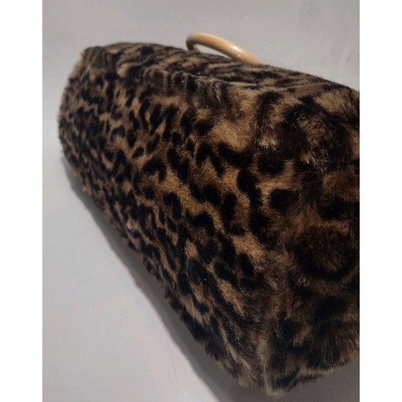 Vintage Faux Cheetah Fur Handbag With Bamboo Handles And Red Interior - Picture 5 of 9